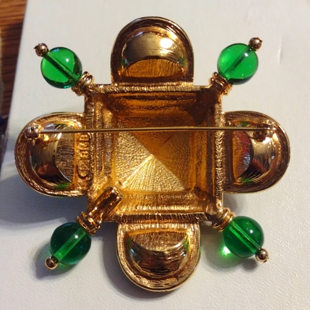 Brooch - Picture 2 of 4